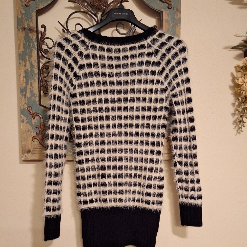 Katsumi Geometric Black & White Crew Neck Sweater. NWOT Size M/L - Picture 7 of 9